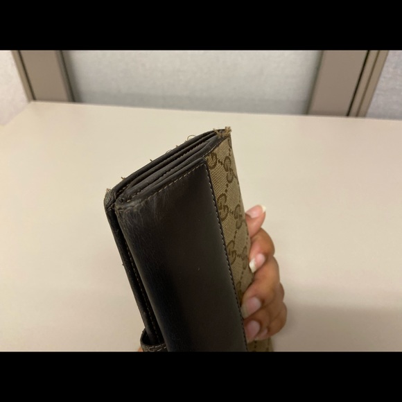 Authentic Vintage Gucci Wallet - Picture 3 of 8
